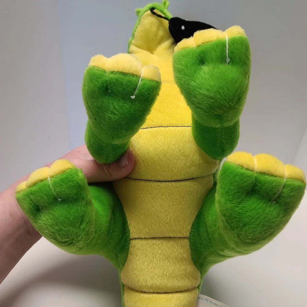 VTG Universal Studios The Land Before Time Toy Network SPIKE Plush With Spider